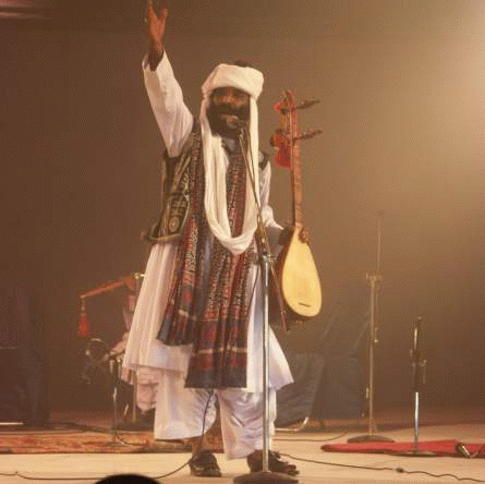 http://www.pakistanpaedia.com/provinces/balochistan/pic_balochistan-singer.gif